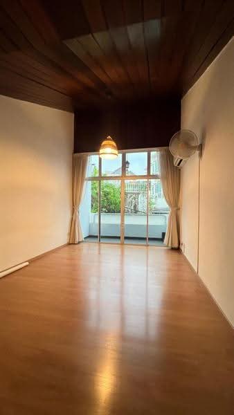 Freehold Semi-D in Siglap, Jalan Tua Kong, East Coast / Marine Parade, 5 Bedrooms, 29,285,421 sqft, Semi-Detached House For Sale, by Helena Ng, 500290959 - Living Room - PropertyGuru.com.sg