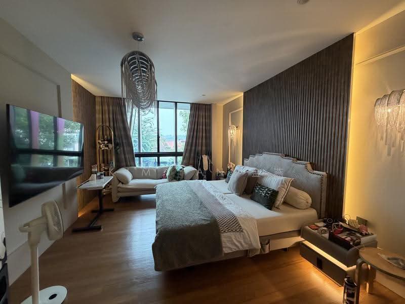Very New with Lift and Pool, beautifully renovated with high taste!, within 1km to St Nicolas Girls’ school – call 8130 3636 to view now!, Ang Mo Kio / Bishan / Thomson, 6 Bedrooms, 5,700 sqft, Terraced House For Sale, by Kim Yan 金燕, 500290961 - Bedroom - PropertyGuru.com.sg