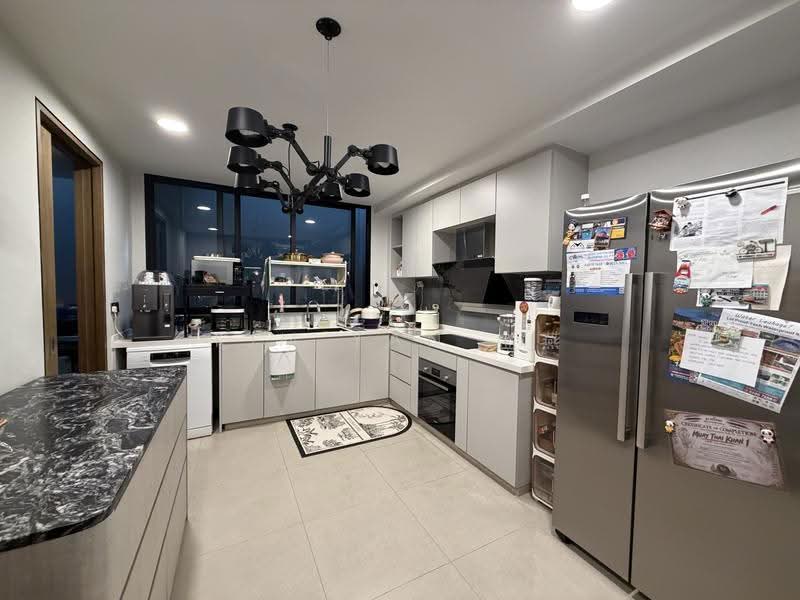 Very New with Lift and Pool, beautifully renovated with high taste!, within 1km to St Nicolas Girls’ school – call 8130 3636 to view now!, Ang Mo Kio / Bishan / Thomson, 6 Bedrooms, 5,700 sqft, Terraced House For Sale, by Kim Yan 金燕, 500290961 - Kitchen - PropertyGuru.com.sg