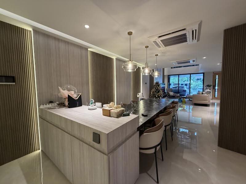 Very New with Lift and Pool, beautifully renovated with high taste!, within 1km to St Nicolas Girls’ school – call 8130 3636 to view now!, Ang Mo Kio / Bishan / Thomson, 6 Bedrooms, 5,700 sqft, Terraced House For Sale, by Kim Yan 金燕, 500290961 - Dining Room - PropertyGuru.com.sg