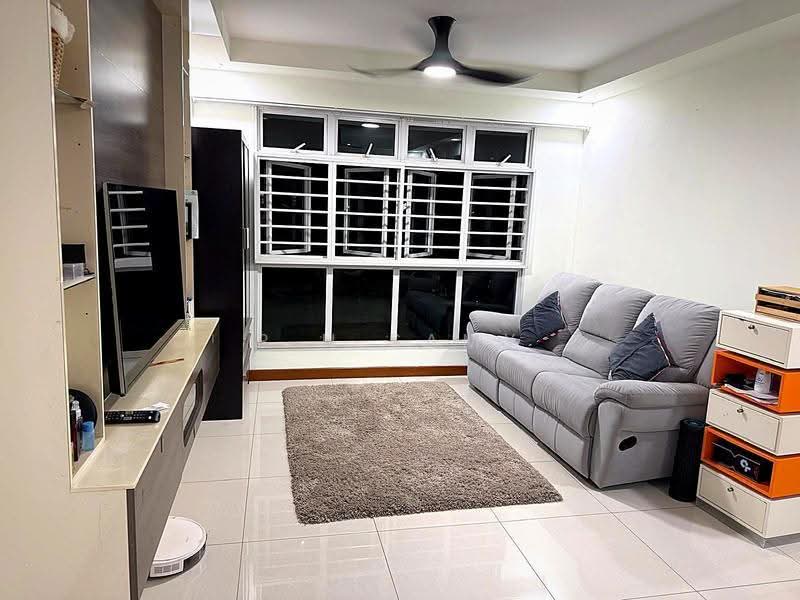 281B Sengkang East Avenue, 281B Sengkang East Avenue, Hougang / Punggol / Sengkang, 3 Bedrooms, 990 sqft, HDB Flat For Sale, by P N Samy, 500290964 - Living Room - PropertyGuru.com.sg
