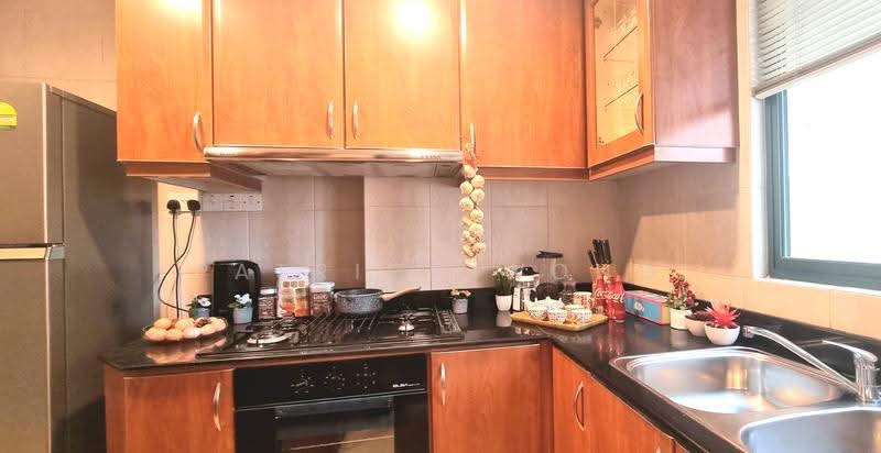 The Bencoolen, 180 Bencoolen Street, Beach Road / Bugis / Rochor, 2 Bedrooms, 979 sqft, Apartment For Sale, by Patrick Wong, 500290965 - Kitchen - PropertyGuru.com.sg