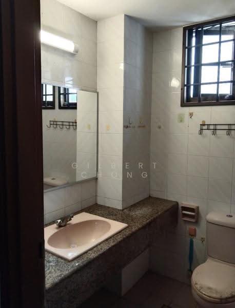 4 Soo Chow Way, Soo Chow Gardens, Ang Mo Kio / Bishan / Thomson, Room Rental, 170 sqft, Terraced House For Rent, by Gilbert Chong, 500290993 - Bathroom - PropertyGuru.com.sg