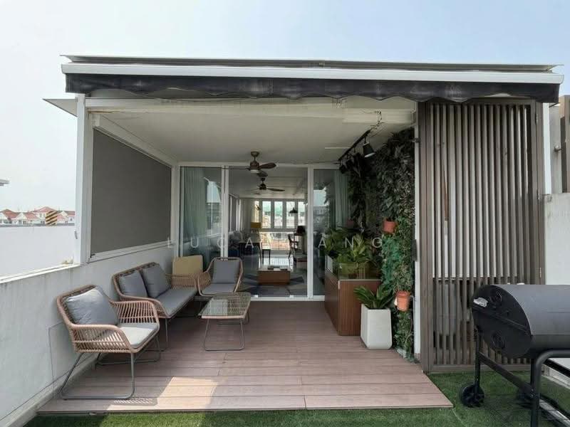 Luxus Hills | The Estate, Seletar Green Walk, Seletar / Yio Chu Kang, 5 Bedrooms, 3,488 sqft, Terraced House For Sale, by Lucas Ang, 500290999 - Living Room - PropertyGuru.com.sg