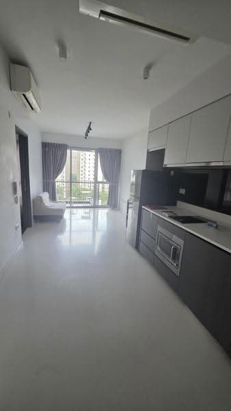 Q Bay Residences, 1 Tampines Street 86, Pasir Ris / Tampines, 1 Bedroom, 527 sqft, Condominium For Rent, by Albert New, 500291015 - Living Room - PropertyGuru.com.sg