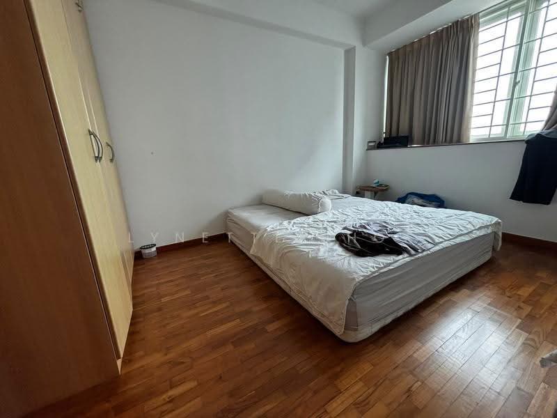 Queens, 10 Stirling Road, Alexandra / Commonwealth, 4 Bedrooms, 1,184 sqft, Condominium For Sale, by Lynette Choy, 500291017 - Bedroom - PropertyGuru.com.sg