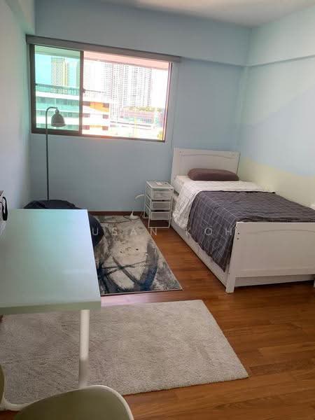 381 Clementi Avenue 5, 381 Clementi Avenue 5, Buona Vista / West Coast / Clementi New Town, Room Rental, 150 sqft, HDB Flat For Rent, by Susan Koh, 500291030 - Bedroom - PropertyGuru.com.sg