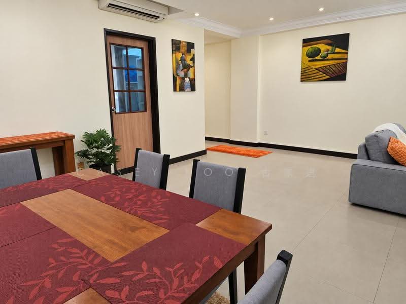 Azalea Park Condo, 4 Flora Road, Changi Airport / Changi Village, 4 Bedrooms, 1,315 sqft, Condominium For Rent, by Casey Koo 古家进, 500291041 - Dining Room - PropertyGuru.com.sg