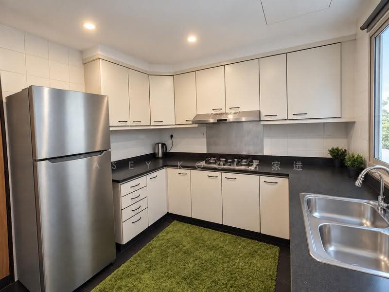 Azalea Park Condo, 4 Flora Road, Changi Airport / Changi Village, 4 Bedrooms, 1,315 sqft, Condominium For Rent, by Casey Koo 古家进, 500291041 - Kitchen - PropertyGuru.com.sg