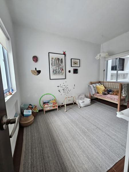 Tiong Bahru - A Charming Walk Up Conservation, 78 Yong Siak Street, Alexandra / Commonwealth, 3 Bedrooms, 930 sqft, Walk-up Apartment For Rent, by Janelle Ho, 500291048 - Bedroom - PropertyGuru.com.sg