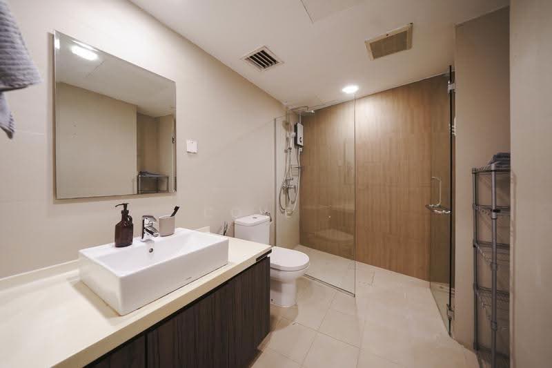 The Plaza, 7500A Beach Road, Beach Road / Bugis / Rochor, Room Rental, 129 sqft, Apartment For Rent, by Cove, 500291051 - Bathroom - PropertyGuru.com.sg