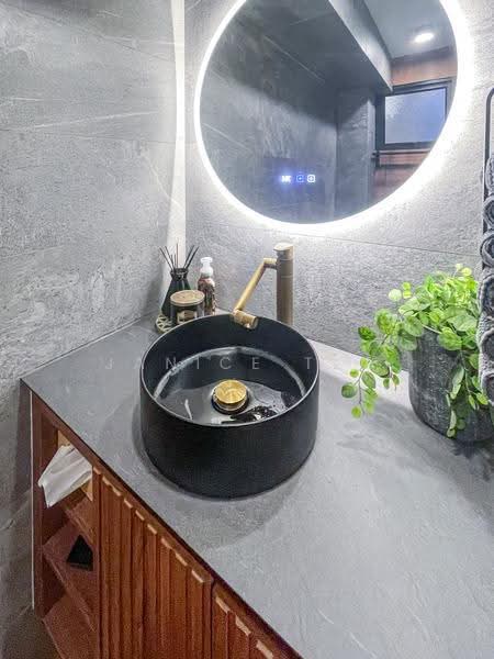 204 Choa Chu Kang Avenue 1, 204 Choa Chu Kang Avenue 1, Dairy Farm / Bukit Panjang / Choa Chu Kang, 3 Bedrooms, 1,571 sqft, HDB Flat For Sale, by Janice Teo, 500291054 - Bathroom - PropertyGuru.com.sg