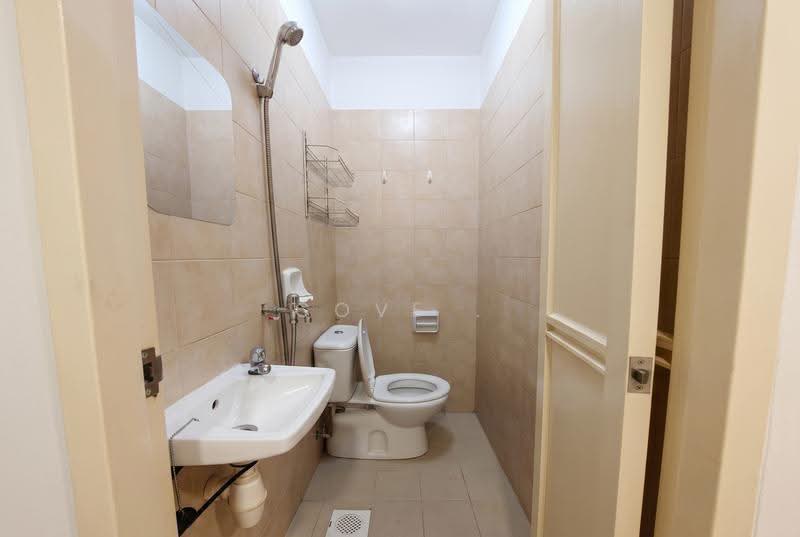 The Tessarina, 20 Wilby Road, Tanglin / Holland / Bukit Timah, Room Rental, 135 sqft, Condominium For Rent, by Cove, 500291060 - Bathroom - PropertyGuru.com.sg