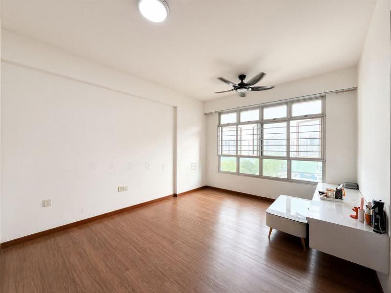 366A Sembawang Crescent, 366A Sembawang Crescent, Sembawang / Yishun, 2 Bedrooms, 731 sqft, HDB Flat For Sale, by Nazri Baobed, 500291072 - Living Room - PropertyGuru.com.sg