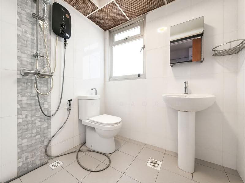 366A Sembawang Crescent, 366A Sembawang Crescent, Sembawang / Yishun, 2 Bedrooms, 731 sqft, HDB Flat For Sale, by Nazri Baobed, 500291072 - Bathroom - PropertyGuru.com.sg