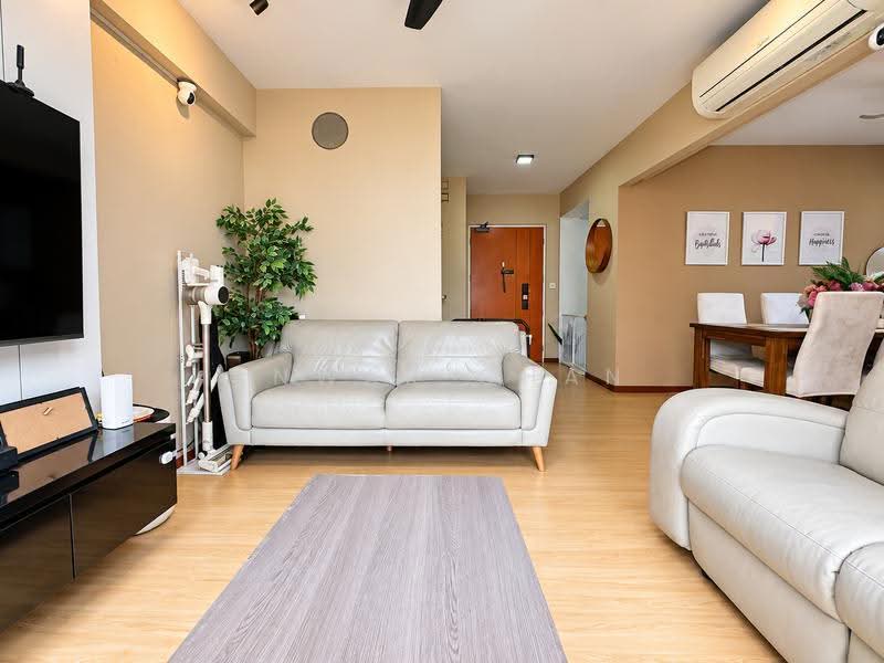 671B Yishun Avenue 4, 671B Yishun Avenue 4, Sembawang / Yishun, 3 Bedrooms, 1,001 sqft, HDB Flat For Sale, by Anwar Chan, 500291075 - Living Room - PropertyGuru.com.sg