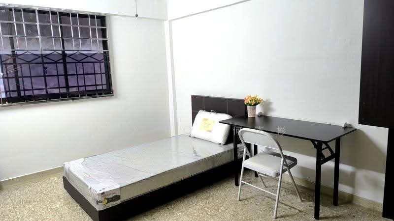 179 Ang Mo Kio Avenue 5, 179 Ang Mo Kio Avenue 5, Ang Mo Kio / Bishan / Thomson, Room Rental, 130 sqft, HDB Flat For Rent, by Kay HO 何杰彬, 500291078 - Bedroom - PropertyGuru.com.sg