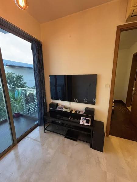 Laverne's Loft, 66 Lorong L Telok Kurau, East Coast / Marine Parade, 1 Bedroom, 398 sqft, Condominium For Sale, by Peter Wong, 500291083 - Living Room - PropertyGuru.com.sg