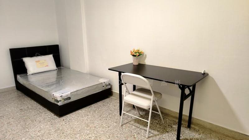 179 Ang Mo Kio Avenue 5, 179 Ang Mo Kio Avenue 5, Ang Mo Kio / Bishan / Thomson, Room Rental, 135 sqft, HDB Flat For Rent, by Kay HO 何杰彬, 500291089 - Bedroom - PropertyGuru.com.sg