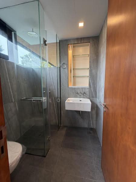 Dunearn Estate, Dunearn Road, Newton / Novena, 4 Bedrooms, 6,000 sqft, Detached House For Rent, by Chloe Tan, 500291095 - PropertyGuru.com.sg