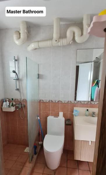 607 Jurong West Street 65, 607 Jurong West Street 65, Boon Lay / Jurong / Tuas, 4 Bedrooms, 1,432 sqft, HDB Flat For Sale, by Wee Yong Ping, 500291102 - Bathroom - PropertyGuru.com.sg