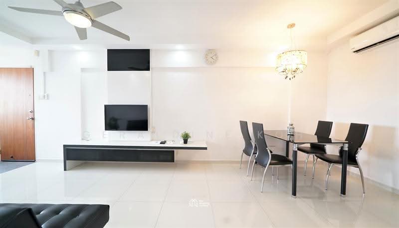 213 Bukit Batok Street 21, 213 Bukit Batok Street 21, Dairy Farm / Bukit Panjang / Choa Chu Kang, 2 Bedrooms, 882 sqft, HDB Flat For Rent, by Geraldine Koh, 500291133 - Living Room - PropertyGuru.com.sg