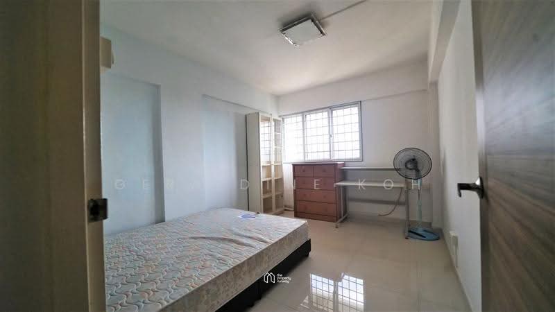 213 Bukit Batok Street 21, 213 Bukit Batok Street 21, Dairy Farm / Bukit Panjang / Choa Chu Kang, 2 Bedrooms, 882 sqft, HDB Flat For Rent, by Geraldine Koh, 500291133 - Bedroom - PropertyGuru.com.sg