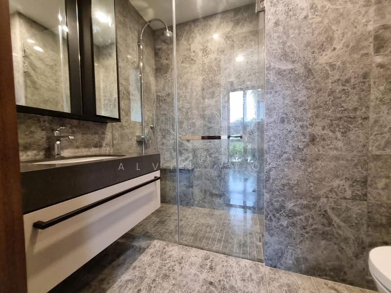 300K Discount Resort Style Pool View Home, Tanglin / Holland / Bukit Timah, 2 Bedrooms, 872 sqft, Condominium For Sale, by Alvin Yeo, 500291135 - Bathroom - PropertyGuru.com.sg
