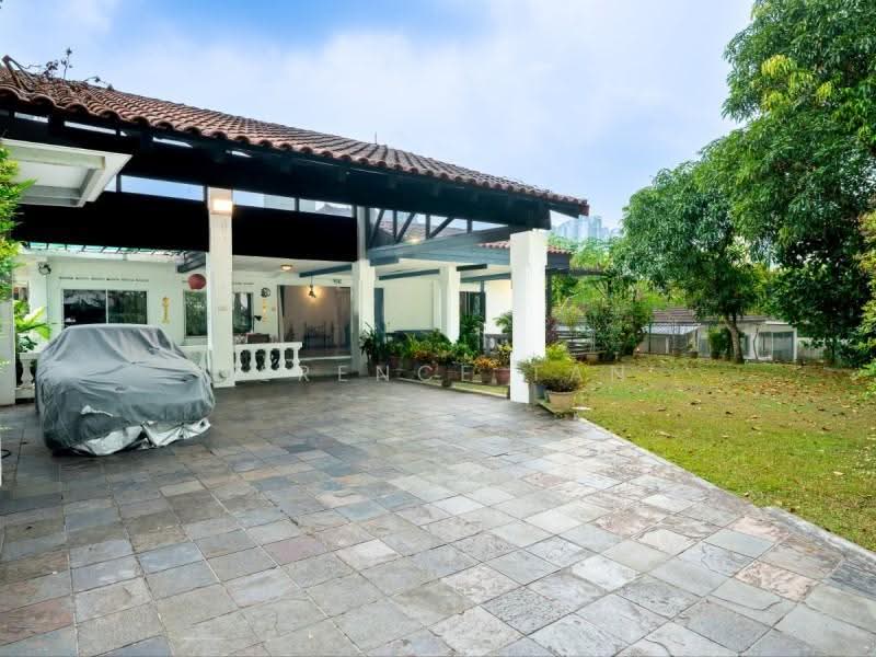 SUPER GORGEOUS REGULAR PLOT ! GCB AREA! MINS TO MRT!, Chestnut / Cashew / Upper Bukit Timah, Dairy Farm / Bukit Panjang / Choa Chu Kang, 5 Bedrooms, 1,800 sqft, Detached House For Sale, by Terence Tan, 500291142 - Exterior - PropertyGuru.com.sg