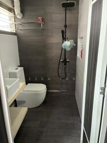 354 Tampines Street 33, 354 Tampines Street 33, Pasir Ris / Tampines, 3 Bedrooms, 1,431 sqft, HDB Flat For Sale, by Ezra Tan, 500291156 - Bathroom - PropertyGuru.com.sg