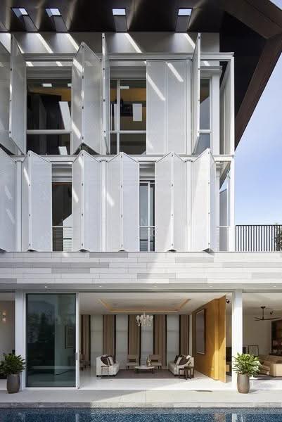 Magazine-Featured Architectural Bungalow in Trevose / Dunearn / Kheam Hock vicinity, Newton / Novena, 6 Bedrooms, 8,800 sqft, Bungalow House For Sale, by Vernon Teo, 500291188 - Living Room - PropertyGuru.com.sg