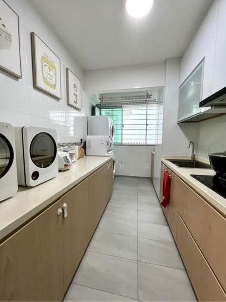 93B Telok Blangah Street 31, 93B 93B, Harbourfront / Telok Blangah, 3 Bedrooms, 1,001 sqft, HDB Flat For Sale, by Jadelyn Ang, 500291206 - Long kitchen - PropertyGuru.com.sg