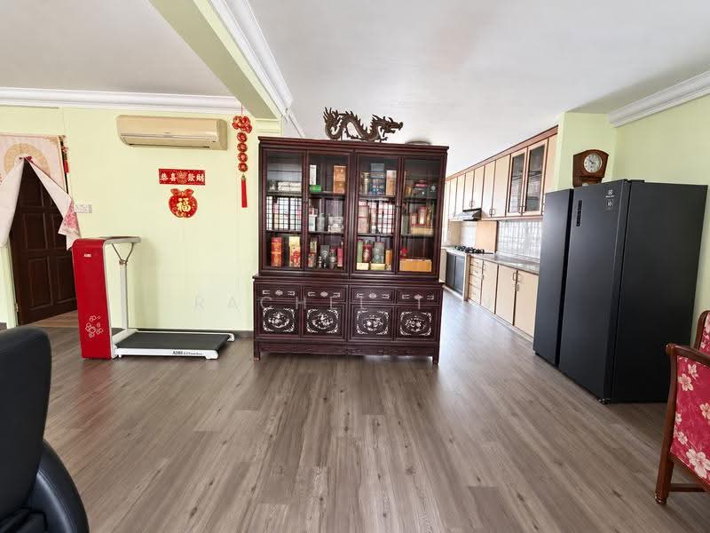 103 Pasir Ris Street 12, 103 Pasir Ris Street 12, Pasir Ris / Tampines, 3 Bedrooms, 1,313 sqft, HDB Flat For Sale, by Rachel Tan, 500291208 - Living Room - PropertyGuru.com.sg