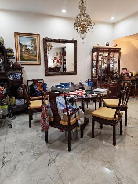 Jalan Yasin / Lor Sarina / Lor Marican, Eunos / Geylang / Paya Lebar, 5 Bedrooms, 2,800 sqft, Semi-Detached House For Sale, by Ronnie Chia, 500291213 - Dining Room - PropertyGuru.com.sg