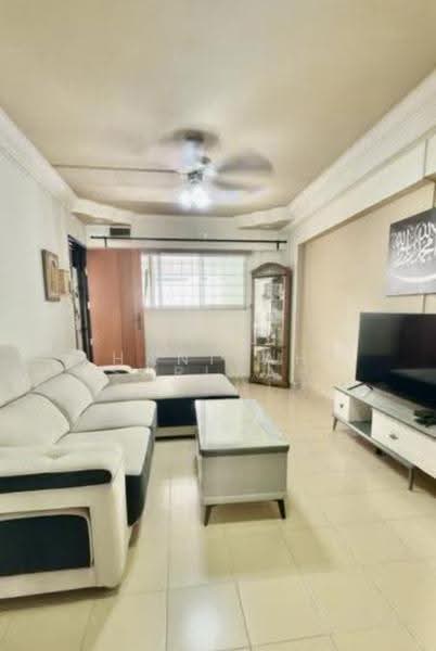 621 Yishun Ring Road, 621 Yishun Ring Road, Sembawang / Yishun, 2 Bedrooms, 785 sqft, HDB Flat For Sale, by Liah Hanifah, 500291227 - Living Room - PropertyGuru.com.sg