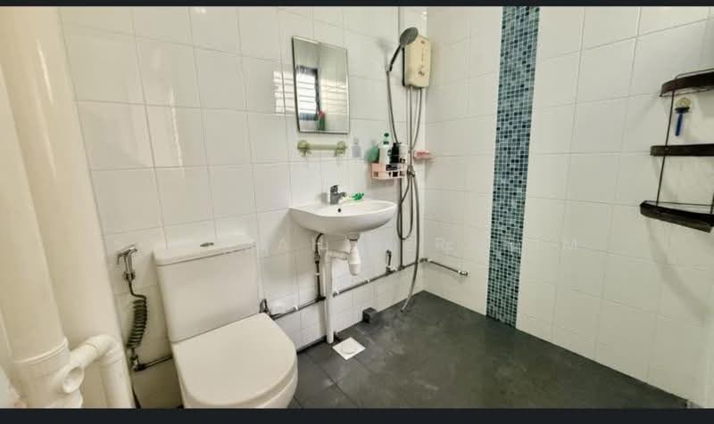 621 Yishun Ring Road, 621 Yishun Ring Road, Sembawang / Yishun, 2 Bedrooms, 785 sqft, HDB Flat For Sale, by Liah Hanifah, 500291227 - Bathroom - PropertyGuru.com.sg