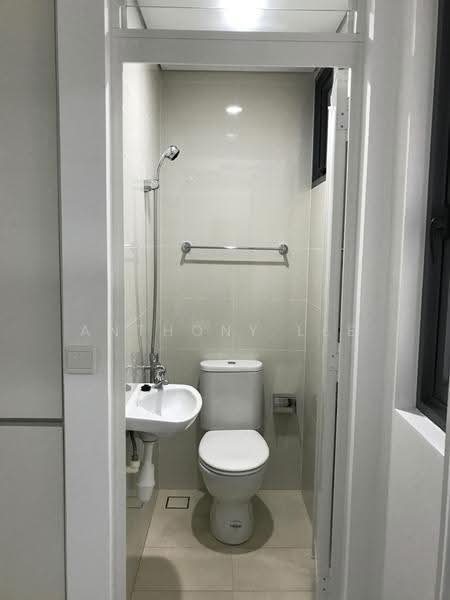 Lakeville, 3 Jurong Lake Link, Boon Lay / Jurong / Tuas, 3 Bedrooms, 1,141 sqft, Condominium For Sale, by Anthony Lee, 500291241 - Bathroom - PropertyGuru.com.sg
