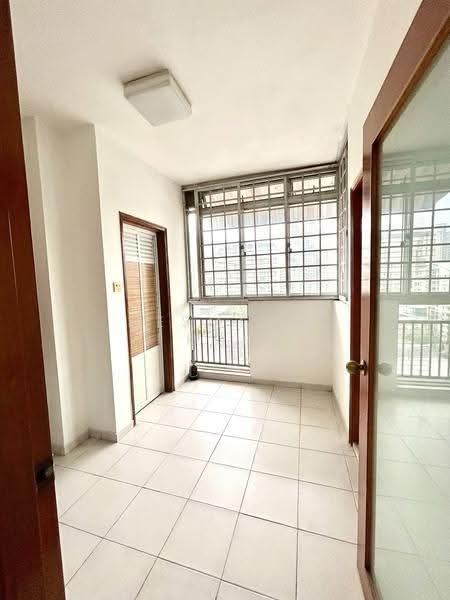 Mandalay Towers, 35 Mandalay Road, Newton / Novena, 3 Bedrooms, 2,562 sqft, Condominium For Sale, by Desmond Koh, 500291270 - Balcony - PropertyGuru.com.sg
