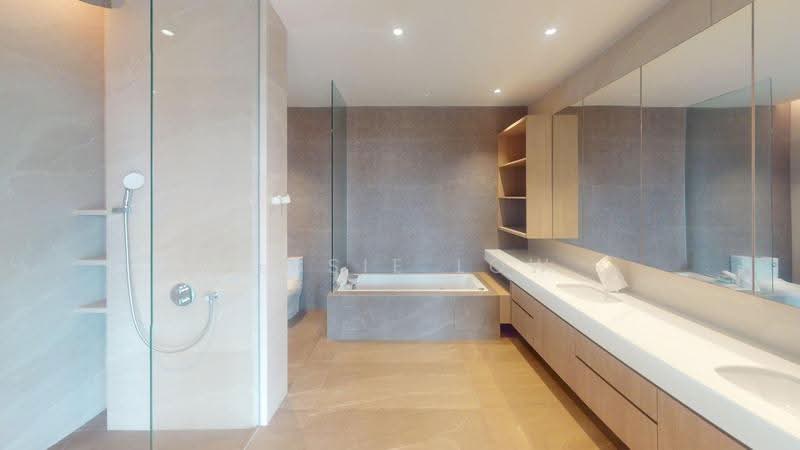 LORONG H TELOK KURAU NEW BUILT BUNGALOW, LORONG H TELOK KURAU, East Coast / Marine Parade, 10+ Bedrooms, 11,030 sqft, Detached House For Sale, by Jessie Low, 500291301 - MBR attached toilet on 2nd floor - PropertyGuru.com.sg