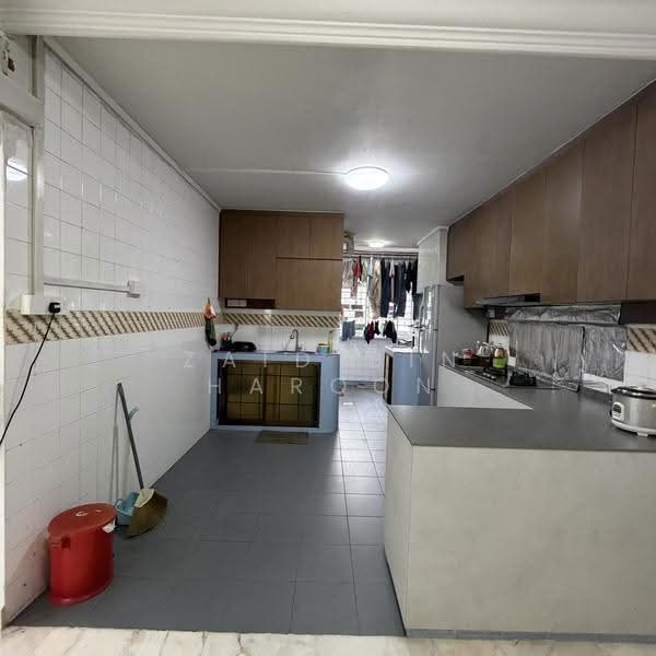 428 Pasir Ris Drive 6, 428 Pasir Ris Drive 6, Pasir Ris / Tampines, 3 Bedrooms, 1,150 sqft, HDB Flat For Sale, by Zaid Bin Haroon, 500291311 - Kitchen - PropertyGuru.com.sg