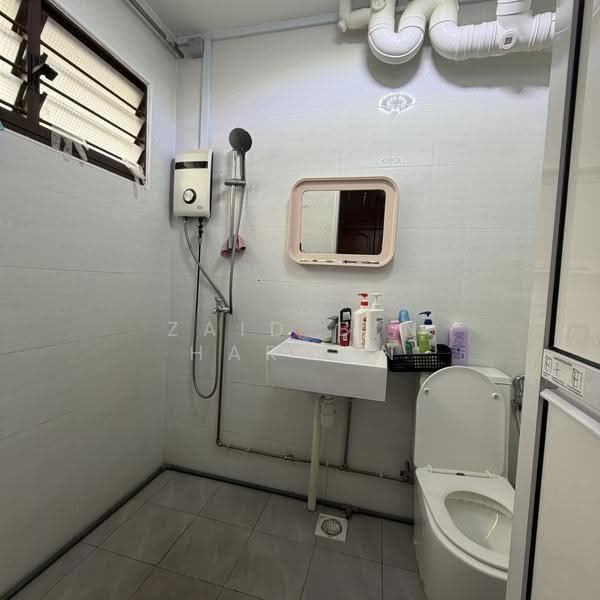 428 Pasir Ris Drive 6, 428 Pasir Ris Drive 6, Pasir Ris / Tampines, 3 Bedrooms, 1,150 sqft, HDB Flat For Sale, by Zaid Bin Haroon, 500291311 - Bathroom - PropertyGuru.com.sg