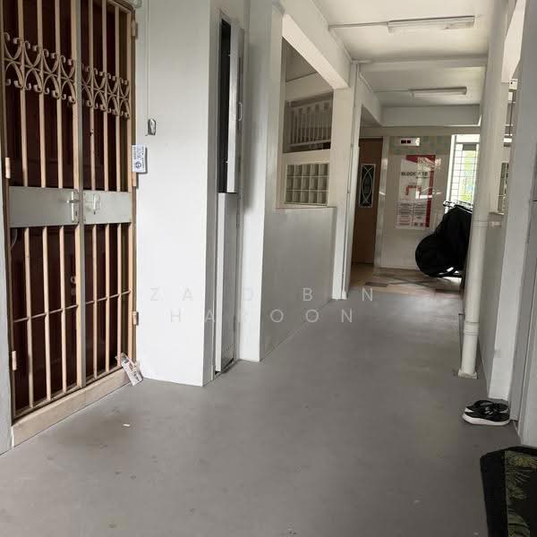 428 Pasir Ris Drive 6, 428 Pasir Ris Drive 6, Pasir Ris / Tampines, 3 Bedrooms, 1,150 sqft, HDB Flat For Sale, by Zaid Bin Haroon, 500291311 - Corridor - PropertyGuru.com.sg