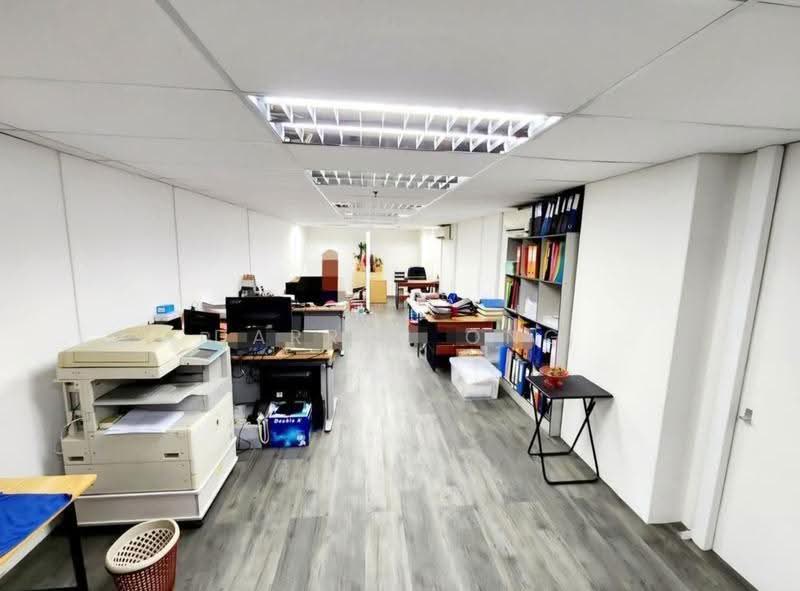 Ruby Warehouse Complex, 8 Kaki Bukit Rd 2, Eunos / Geylang / Paya Lebar, 2,496 sqft, Factory / Workshop (B2) For Sale, by Darren Ong, 500291327 - Interior - CommercialGuru.com.sg