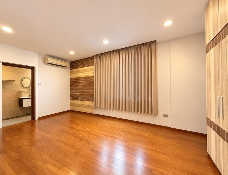 **LANDED7772** Best Value 2.5 Storey Detached House Yio Chu Kang Road, Seletar / Yio Chu Kang, 7 Bedrooms, 7,000 sqft, Bungalow House For Sale, by Kevin Tan, 500291339 - Bedroom - PropertyGuru.com.sg