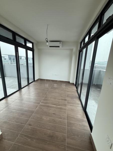 Belgravia Ace, Belgravia Drive, Seletar / Yio Chu Kang, 5 Bedrooms, 4,370 sqft, Semi-Detached House For Rent, by Sheila Lim 林素微, 500291342 - Balcony - PropertyGuru.com.sg