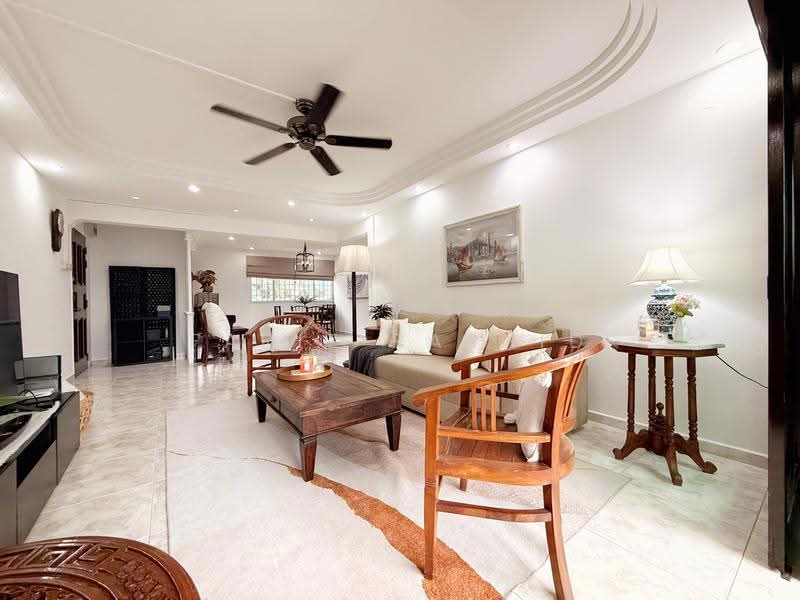 101 Bedok Reservoir Road, 101 Bedok Reservoir Road, Bedok / Upper East Coast, 3 Bedrooms, 1,302 sqft, HDB Flat For Sale, by Fariz Rashid, 500291345 - Living Room - PropertyGuru.com.sg