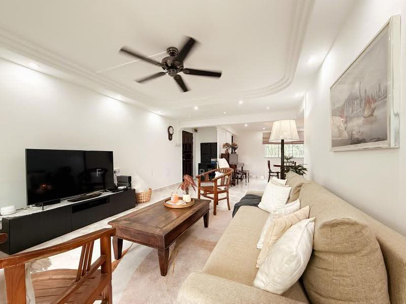 101 Bedok Reservoir Road, 101 Bedok Reservoir Road, Bedok / Upper East Coast, 3 Bedrooms, 1,302 sqft, HDB Flat For Sale, by Fariz Rashid, 500291345 - Living Room - PropertyGuru.com.sg