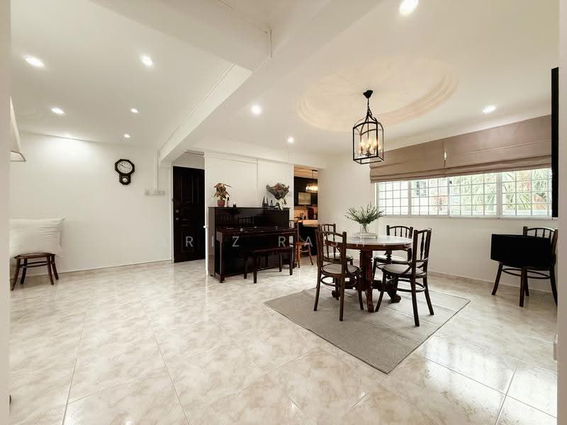 101 Bedok Reservoir Road, 101 Bedok Reservoir Road, Bedok / Upper East Coast, 3 Bedrooms, 1,302 sqft, HDB Flat For Sale, by Fariz Rashid, 500291345 - Living Room - PropertyGuru.com.sg