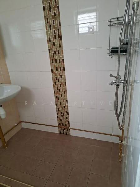 490 Jurong West Avenue 1, 490 Jurong West Avenue 1, Boon Lay / Jurong / Tuas, 2 Bedrooms, 785 sqft, HDB Flat For Sale, by Raja Lathme, 500291355 - Bathroom - PropertyGuru.com.sg
