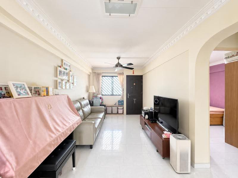 443 Ang Mo Kio Avenue 10, 443 Ang Mo Kio Avenue 10, Ang Mo Kio / Bishan / Thomson, 2 Bedrooms, 721 sqft, HDB Flat For Sale, by Liwen Teo, 500291360 - Living Room - PropertyGuru.com.sg